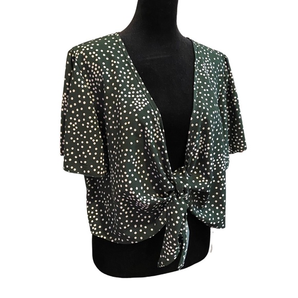 🌟3 FOR $15🌟 SHEIN Green Polka Dot Crop Top Women’s Size X - Large (12) - Picture 5 of 11